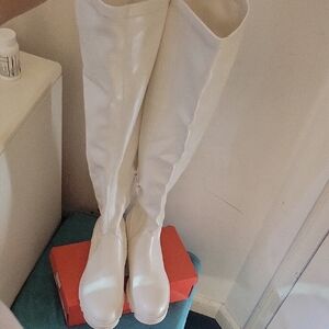 Women's White Knee-High Fashion Boots